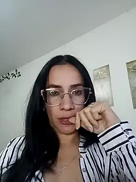 YaraDuartee online show from December 2, 12:33 am