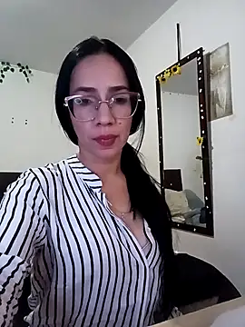 YaraDuartee online show from October 15, 11:46 pm