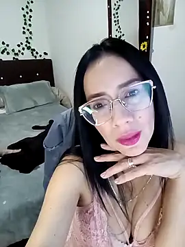 YaraDuartee online show from November 3, 11:08 pm