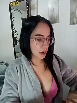 YaraDuartee online show from November 29, 9:37 pm