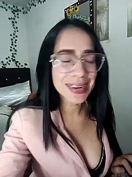 Snapshot of YaraDuartee chatting on February 3, 12:54 am YaraDuartee online show from February 3, 12:54 am