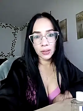 YaraDuartee online show from October 21, 8:52 pm