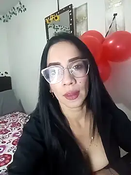 Snapshot of YaraDuartee chatting on February 25, 1:50 am YaraDuartee online show from February 25, 1:50 am