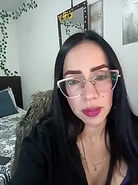 Snapshot of YaraDuartee chatting on March 8, 1:55 am YaraDuartee online show from March 8, 1:55 am