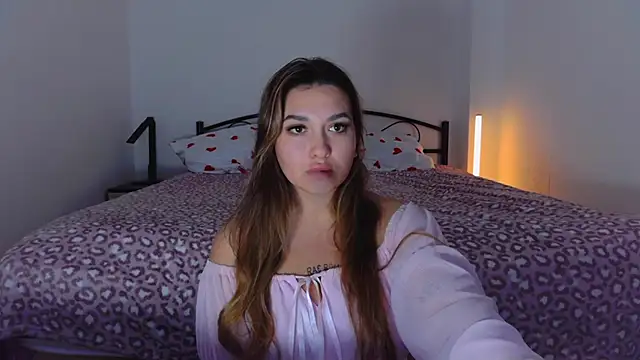 Snapshot of YourEmily_xx chatting on October 12, 9:49 pm YourEmily xx online show from October 12, 9:49 pm