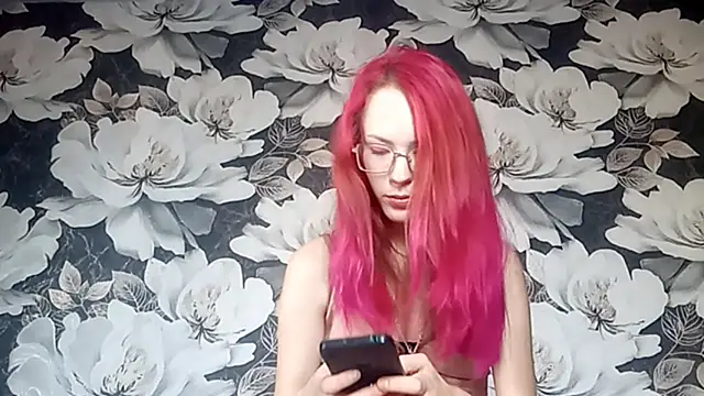 LiaCusson online show from October 8, 1:51 am