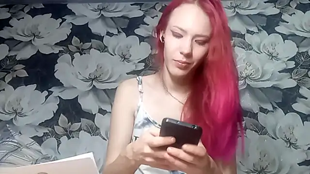 LiaCusson online show from October 1, 1:11 am