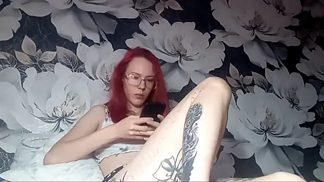 LiaCusson online show from October 9, 1:06 am