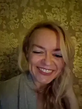 Snapshot of demidelightfulxx chatting on September 28, 6:42 am demidelightfulxx online show from September 28, 6:42 am