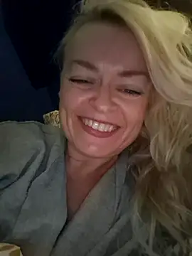 Snapshot of demidelightfulxx chatting on October 18, 9:50 pm demidelightfulxx online show from October 18, 9:50 pm