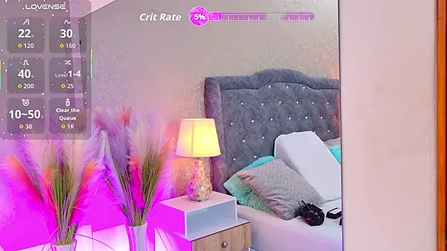 Snapshot of LiaTeylor chatting on October 31, 7:10 pm LiaTeylor online show from October 31, 7:10 pm