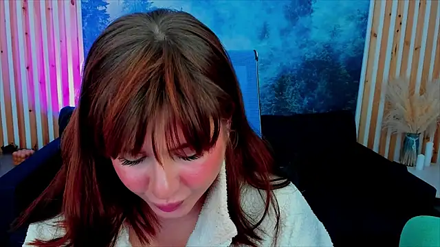 Snapshot of FameyBlum chatting on October 3, 2:18 pm FameyBlum online show from October 3, 2:18 pm