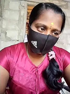 Snapshot of Tamil_Hot_Sandy chatting on November 13, 5:44 am Tamil Hot Sandy online show from November 13, 5:44 am