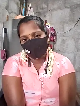 Snapshot of Tamil_Hot_Sandy chatting on December 16, 5:11 am Tamil Hot Sandy online show from December 16, 5:11 am