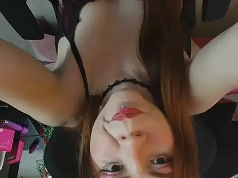 Snapshot of CuteFlame chatting on October 10, 2:18 pm CuteFlame online show from October 10, 2:18 pm