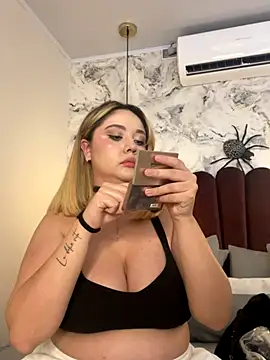 Snapshot of Angelina_velvett chatting on October 11, 11:39 pm Angelina velvett online show from October 11, 11:39 pm