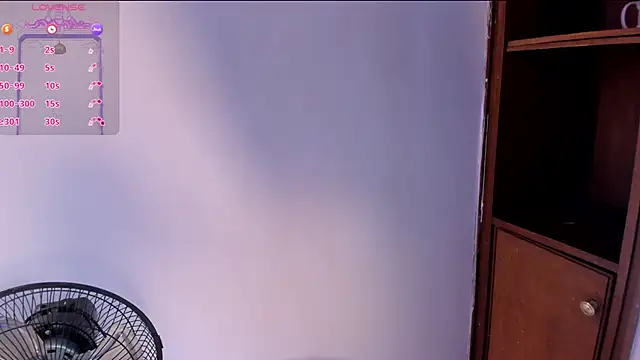 Caroline Millerr online show from October 28, 7:35 pm