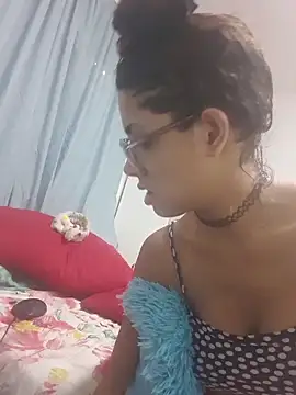 Snapshot of Sexyyeyes244 chatting on February 5, 3:30 pm Sexyyeyes244 online show from February 5, 3:30 pm