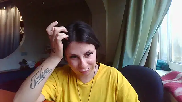 QueenMomyS online show from October 27, 1:34 pm