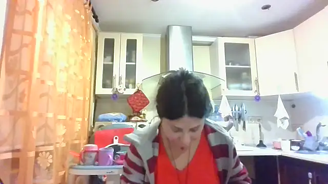 Snapshot of QueenMomyS chatting on October 16, 8:06 pm QueenMomyS online show from October 16, 8:06 pm