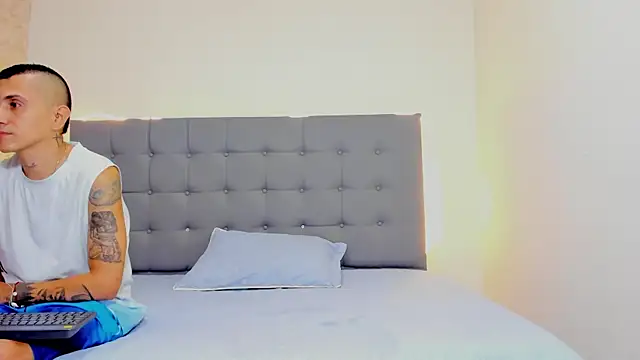 CharlotteAndSimon online show from July 11, 2:23 am