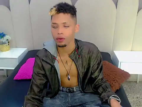 ryan bigcock online show from October 8, 3:30 am