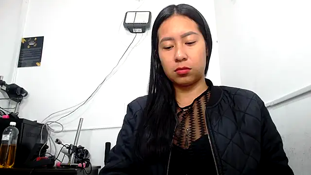 KateValencia online show from April 23, 1:56 am