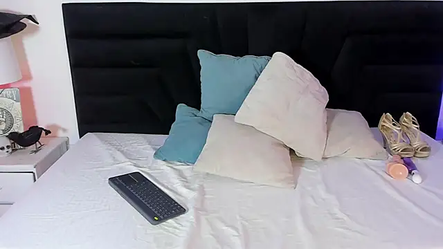 Snapshot of KateValencia chatting on October 5, 12:07 pm KateValencia online show from October 5, 12:07 pm