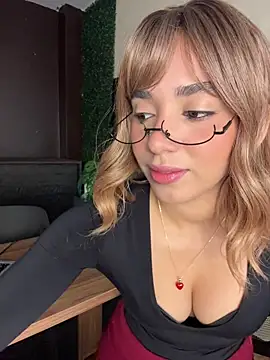 Capricho 01 online show from March 11, 6:02 pm