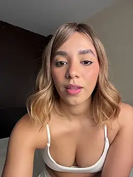 Capricho 01 online show from March 13, 6:13 pm