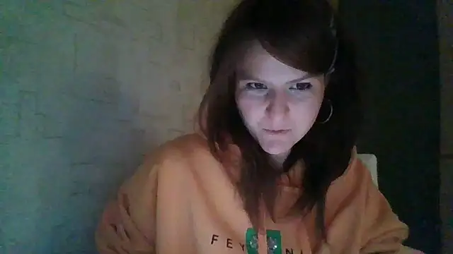 Arivonne online show from April 4, 11:55 pm