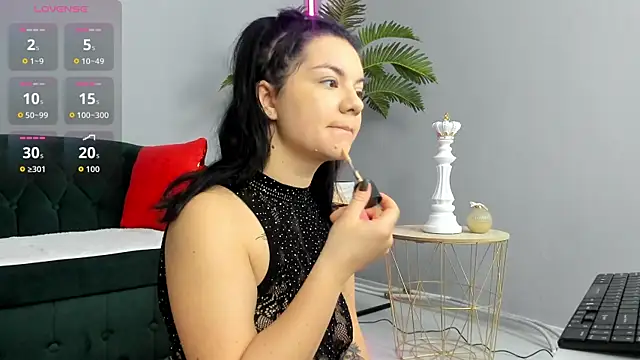 Snapshot of AshleyBrook13 chatting on December 15, 8:14 pm AshleyBrook13 online show from December 15, 8:14 pm