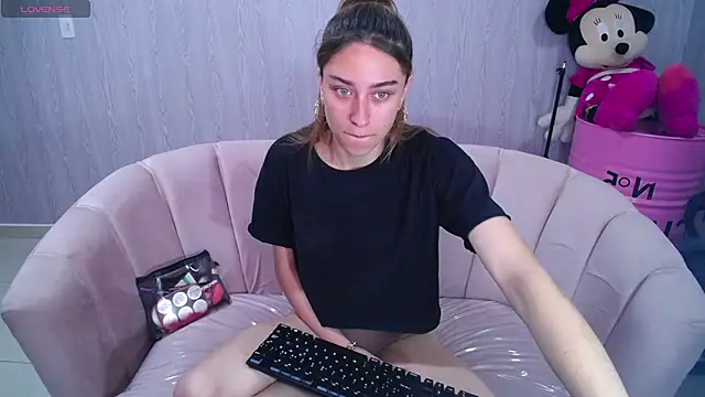 Snapshot of beba_fox_a chatting on November 7, 3:22 am beba fox a online show from November 7, 3:22 am