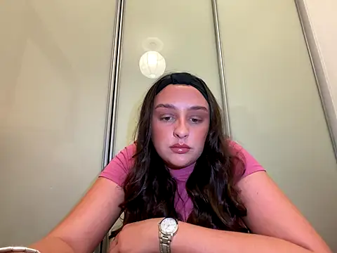 Snapshot of Playfulvixen25 chatting on October 1, 11:41 pm Playfulvixen25 online show from October 1, 11:41 pm