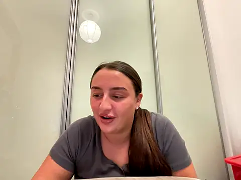 Snapshot of Playfulvixen25 chatting on October 1, 3:00 am Playfulvixen25 online show from October 1, 3:00 am