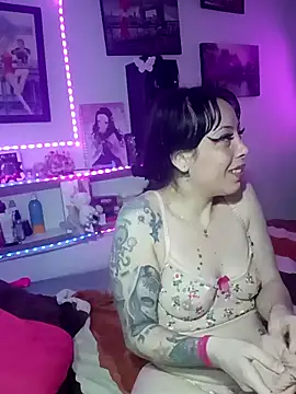 Snapshot of pinklajokr chatting on November 23, 6:34 am pinklajokr online show from November 23, 6:34 am