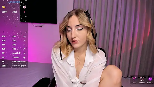 AmyVilvet  online show from March 10, 10:58 pm