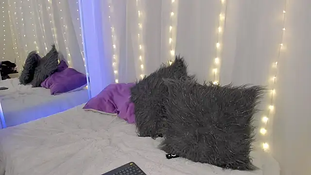 Olivia Morrys online show from March 31, 11:29 pm