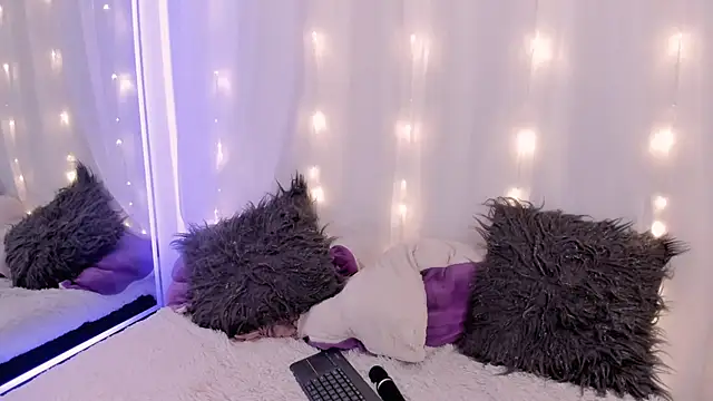 Snapshot of Olivia_Morrys chatting on May 5, 10:35 pm Olivia Morrys online show from May 5, 10:35 pm