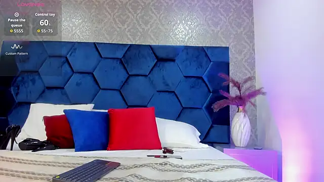 Angelina Roa online show from December 14, 11:49 am