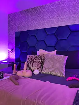 Angelina Roa online show from June 9, 2:18 pm