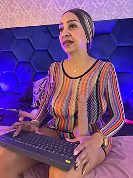 Angelina Roa online show from May 15, 2:59 pm