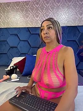 Angelina Roa online show from April 15, 2:32 pm