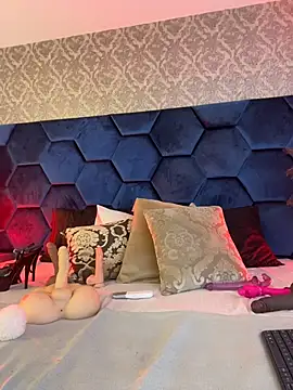 Angelina Roa online show from May 21, 2:36 pm