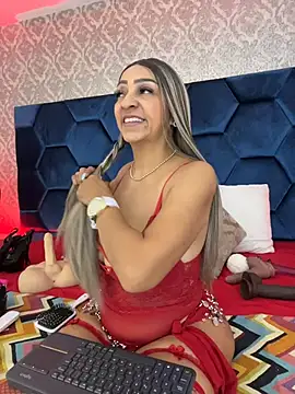 Angelina Roa online show from July 11, 2:39 pm