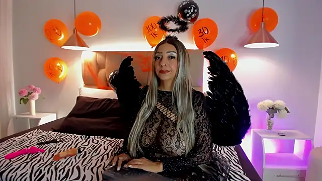 Angelina Roa online show from October 31, 1:41 pm