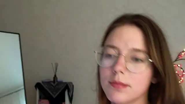 Snapshot of Tofumuchh chatting on February 18, 5:27 am Tofumuchh online show from February 18, 5:27 am