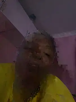 Snapshot of khanyo198106 chatting on December 5, 7:45 pm khanyo198106 online show from December 5, 7:45 pm