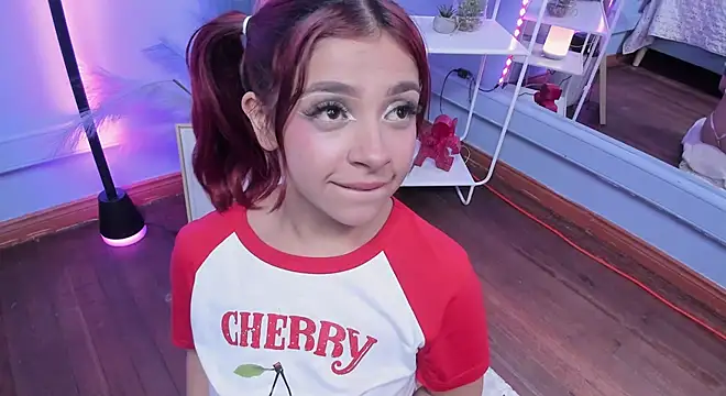 KathiaSaenz  online show from December 17, 4:17 am