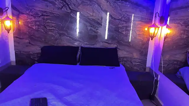 Chanel-munoz online show from October 2, 3:43 am